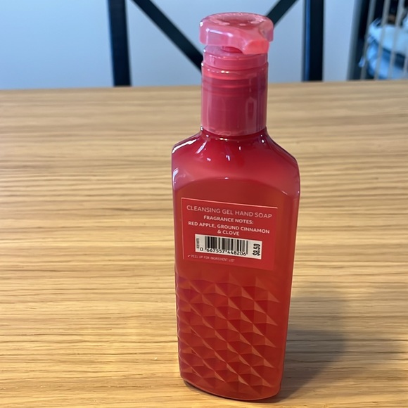 Bath & Body Works Cleansing Gel Hand Soap. Tis The Season - Picture 3 of 3
